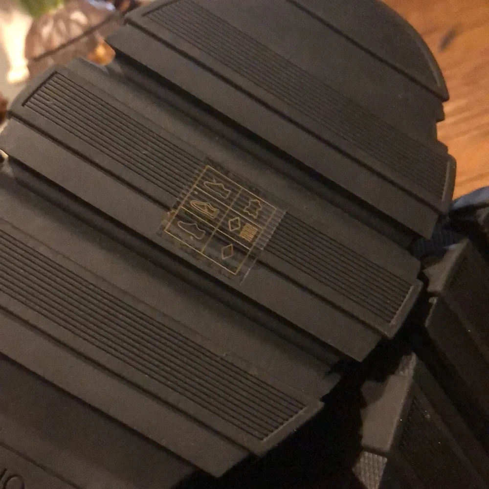 New Urban Outfitters chunky boots - Picture 10 of 13